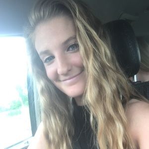 Meet your Posher, Courtney